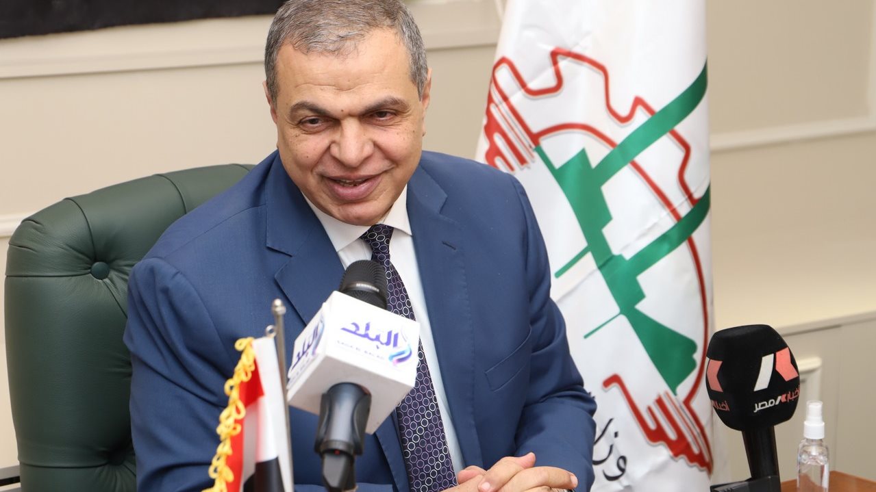 وزير القوي العاملة 