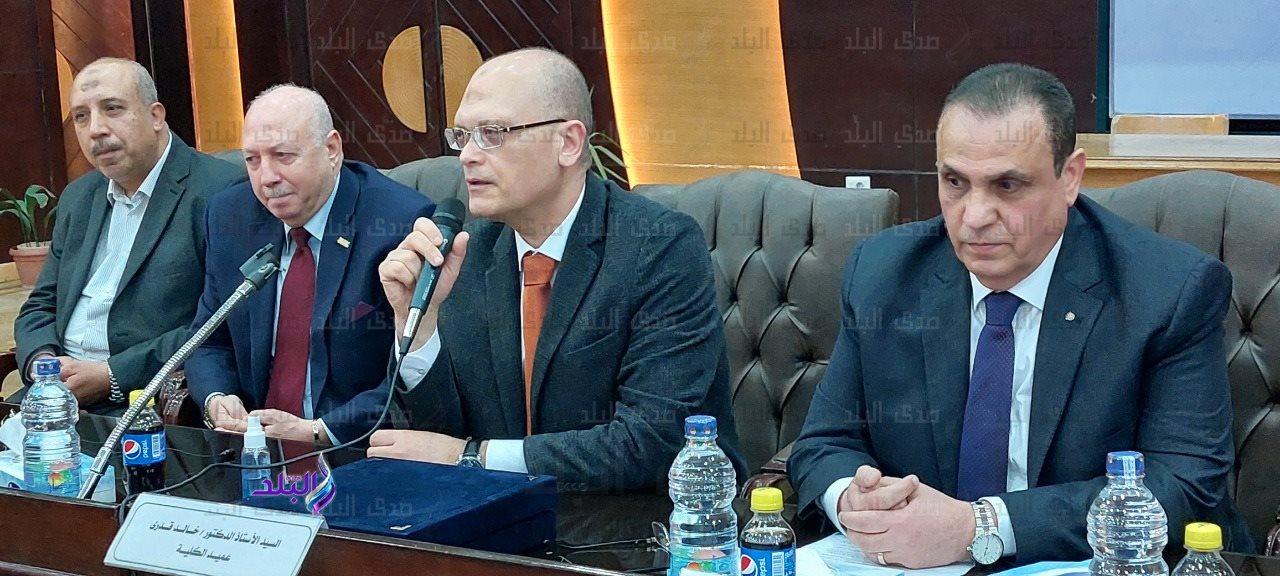 ندوة بتجاره عين شمس تحت عنوان  (قصة كفاح وطموح) 