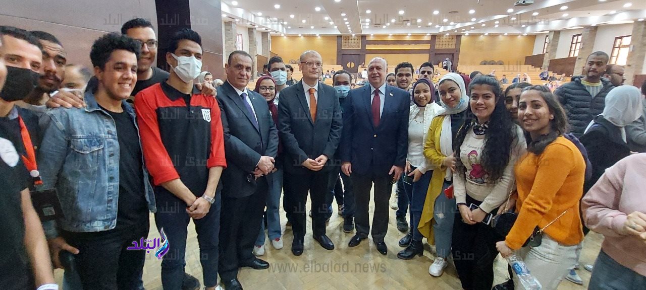 ندوة بتجاره عين شمس تحت عنوان  (قصة كفاح وطموح) 