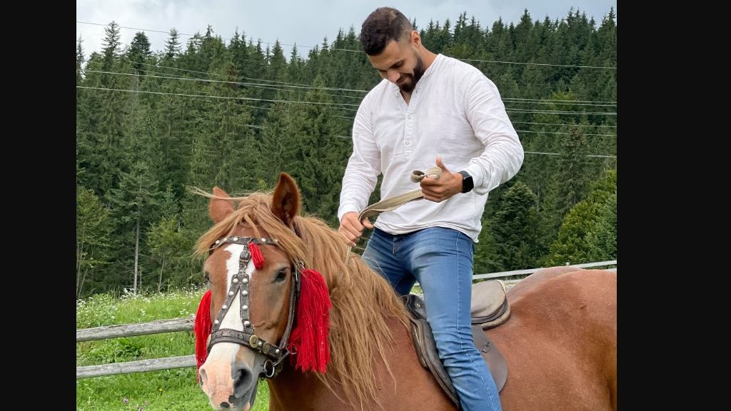 الشاب إسلام العشيري