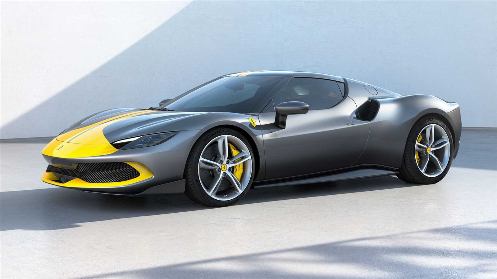 فيراري 296 GTB تتسارع حتى 180 ميلا في الساعة بفضل محرك V6