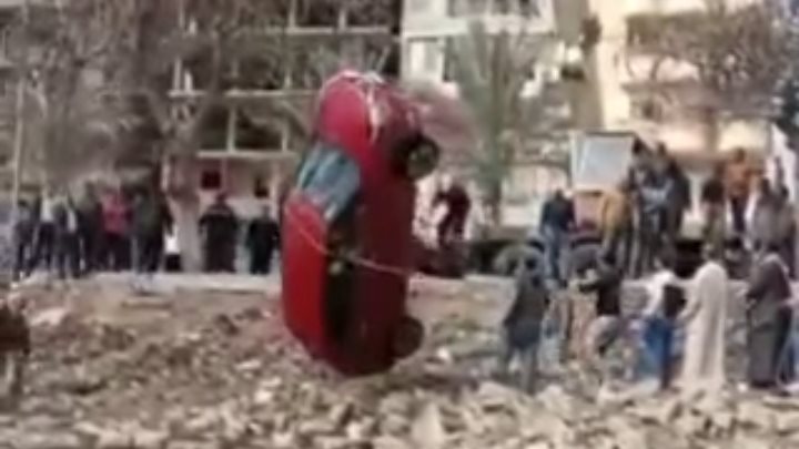 انتشال سيارة من بحر شبين الكوم