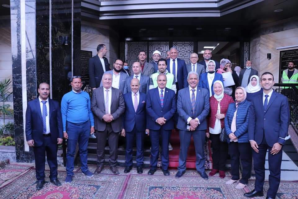 رئيس جامعة الأزهر في مستشفى الزهراء الجامعي 