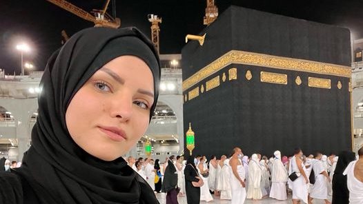 ايمان الحصري بالعمرة 