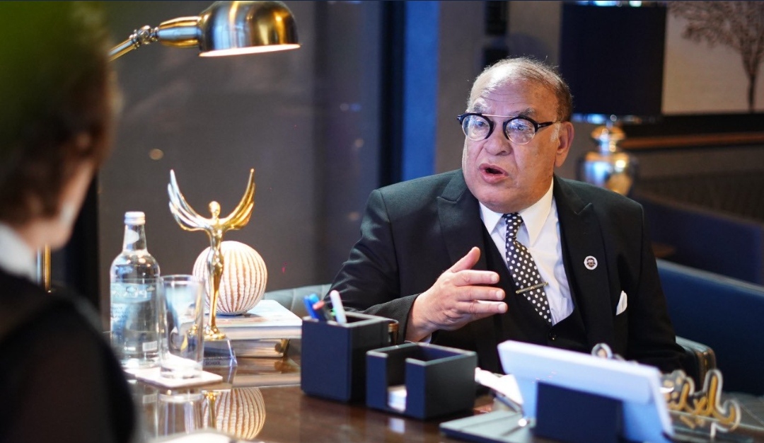 صلاح عبد الله 