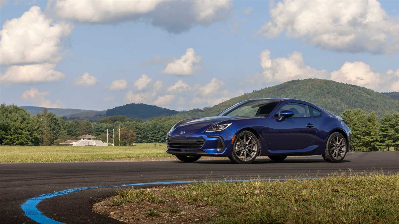 سوبارو BRZ ضد مازدا MX-5  في سباق تسارع