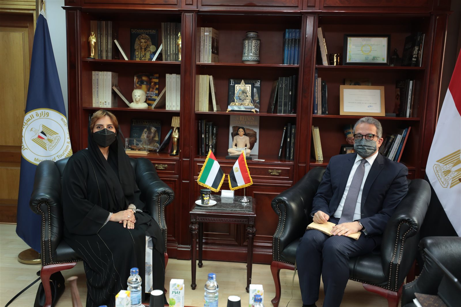 وزير السياحة والآثار 