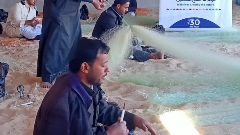 ورشة عمل لصناعة شباك الصيد