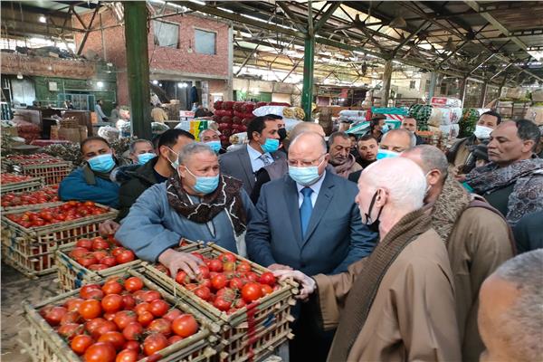 محافظ القاهرة خلال الجولة 