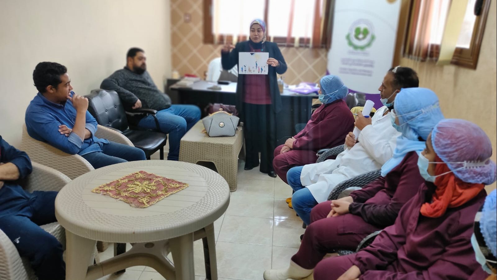 جانب من الندوة 