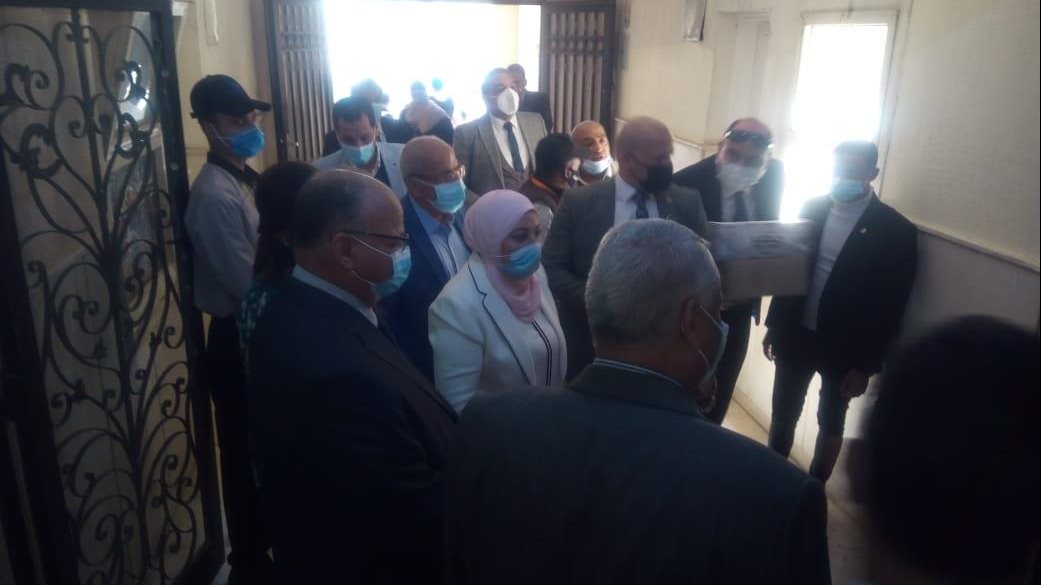 توزيع كراتين غذائية  توزيع كراتين غذائية