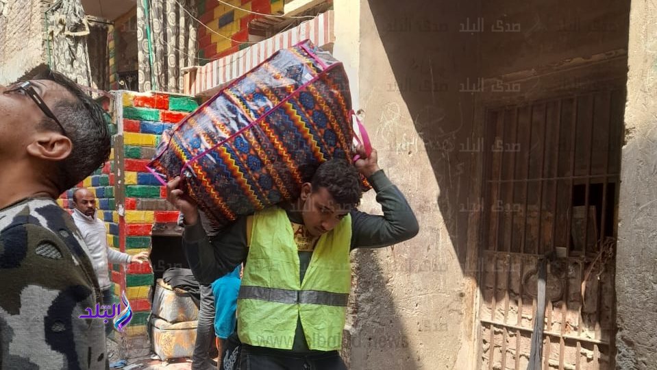 نقل ٢٧٤ اسرة من عشوائيات مصر القديمة 