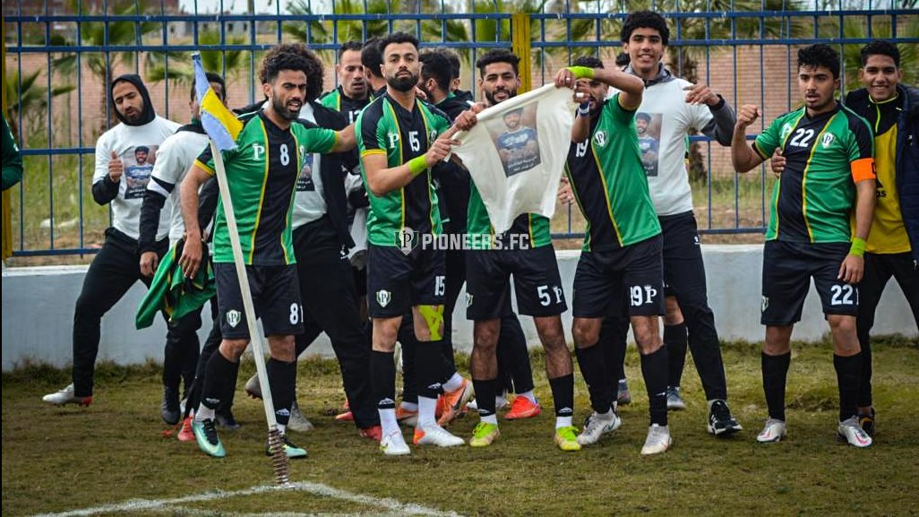 فريق بايونيرز 