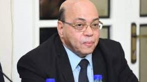 شاكر عبد الحميد