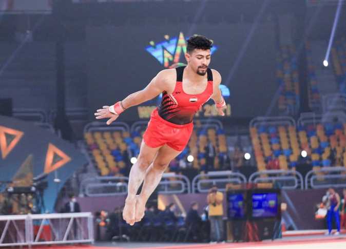 عمر العربي لاعب منتخب الجمباز