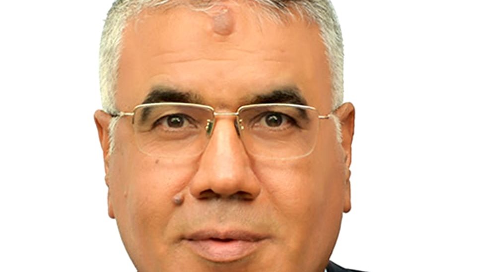 الدكتور إسلام شوقي