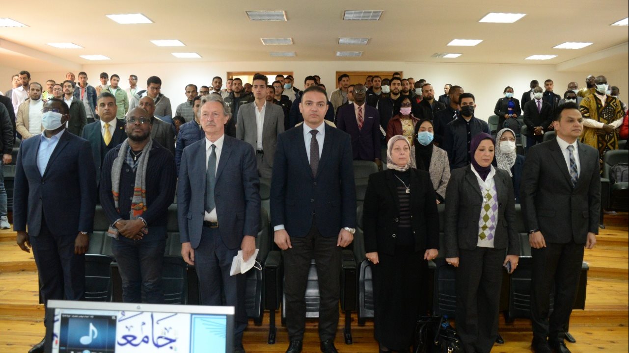 وفد جامعة سنجور في كلية تربية رياضية