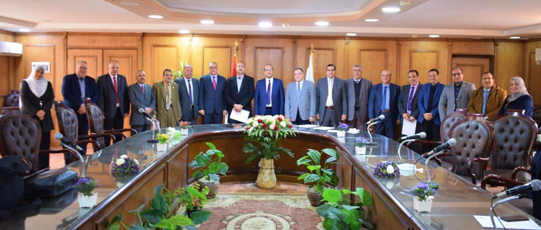 المشاركون في برنامج شغل القيادات بجامعة العريش 