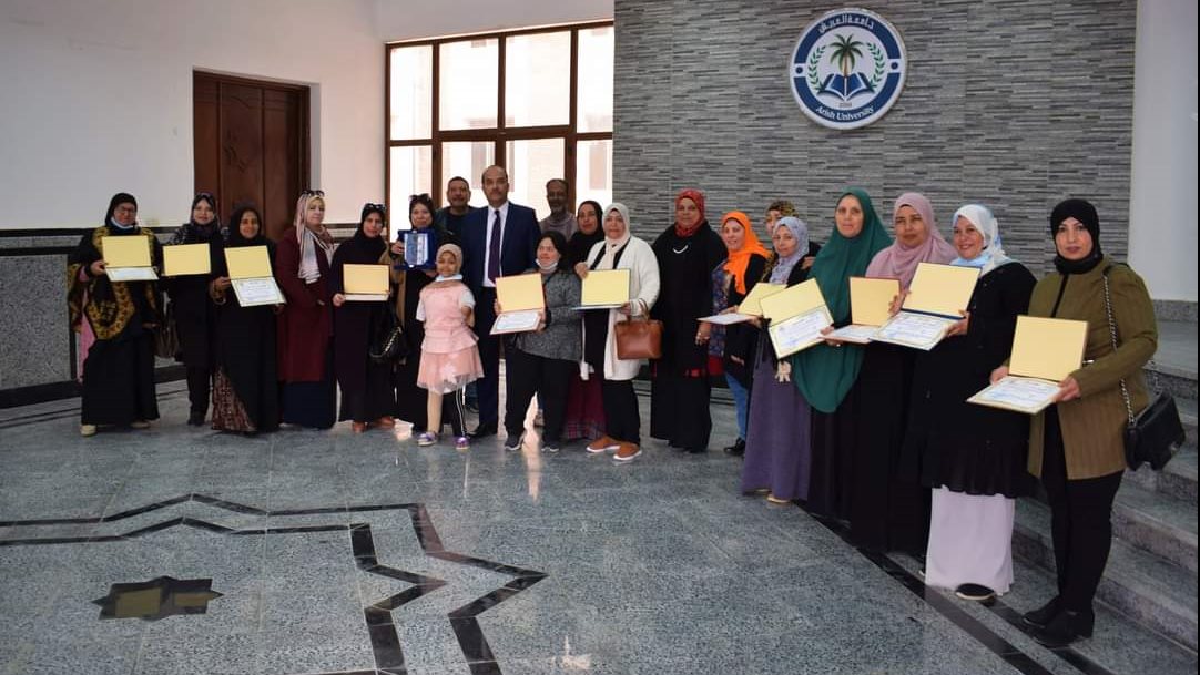 تكريم الأمهات المثاليات بجامعة العريش 