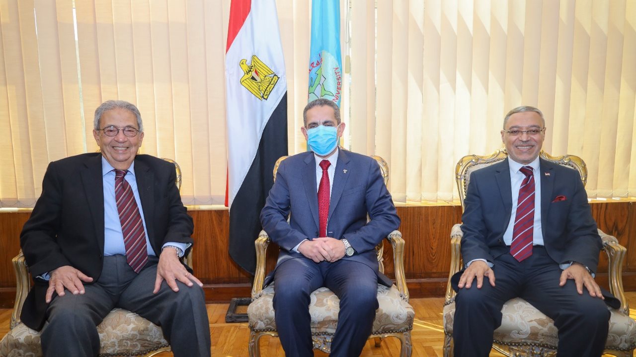 "عمرو موسي"بجامعة طنطا:المنطقة حالياً تمر بظروف صعبه وان ما 