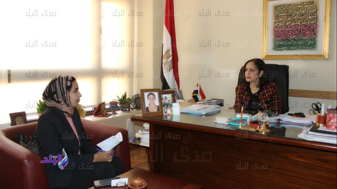 السفيرة نائلة جبر و محررة صدي البلد