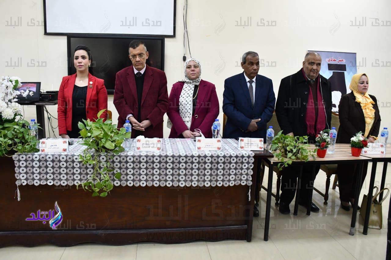 وحدة دعم المراة ومناهضة العنف تحتفل بعيد الأم بتربية عين شمس 