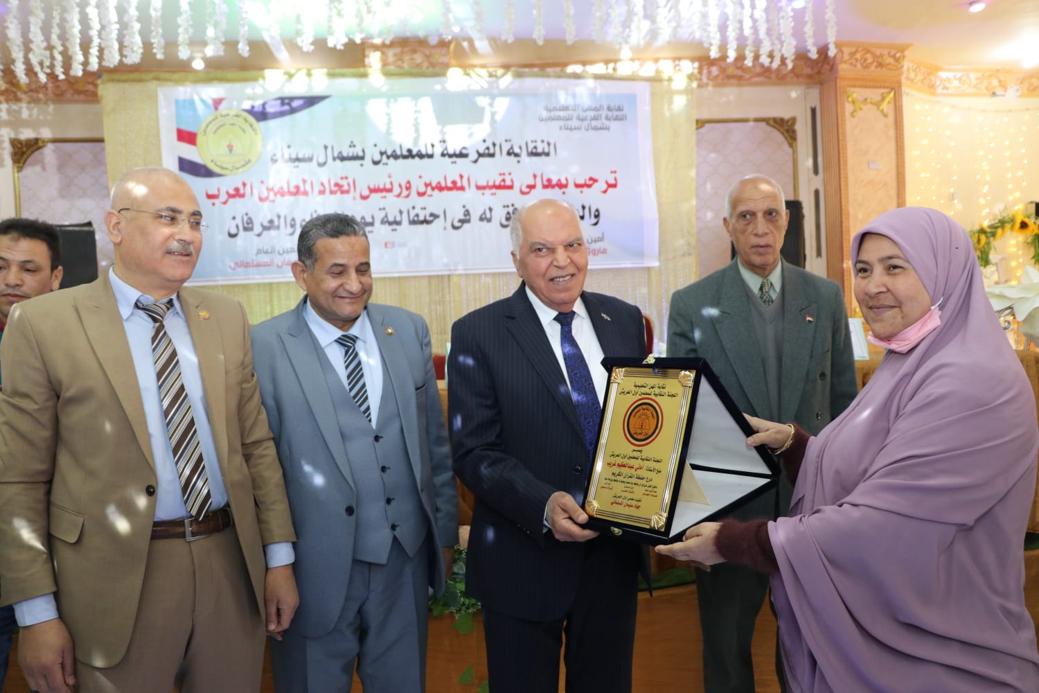 من زيارة نقيب المعلمين لشمال سيناء