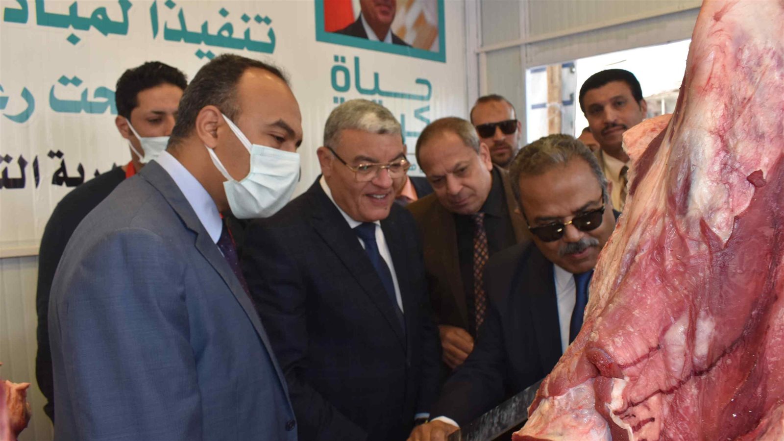 محافظ المنيا يفتتح منفذ لبيع اللحوم المدعمة 