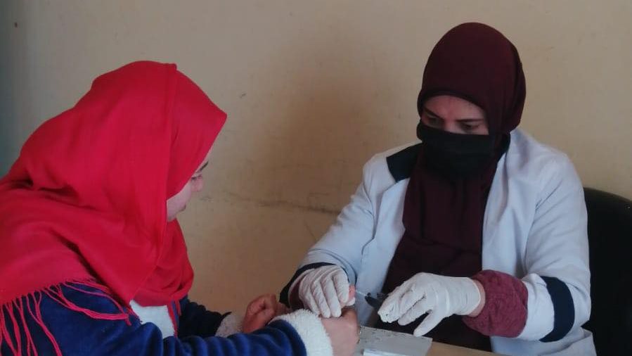 توقيع الكشف الطبي على المرضى بالمنيا 