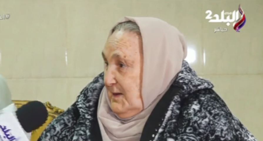 مسنة فى دار رعاية