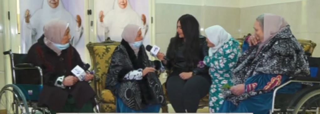 سيدات بدار مسنين 