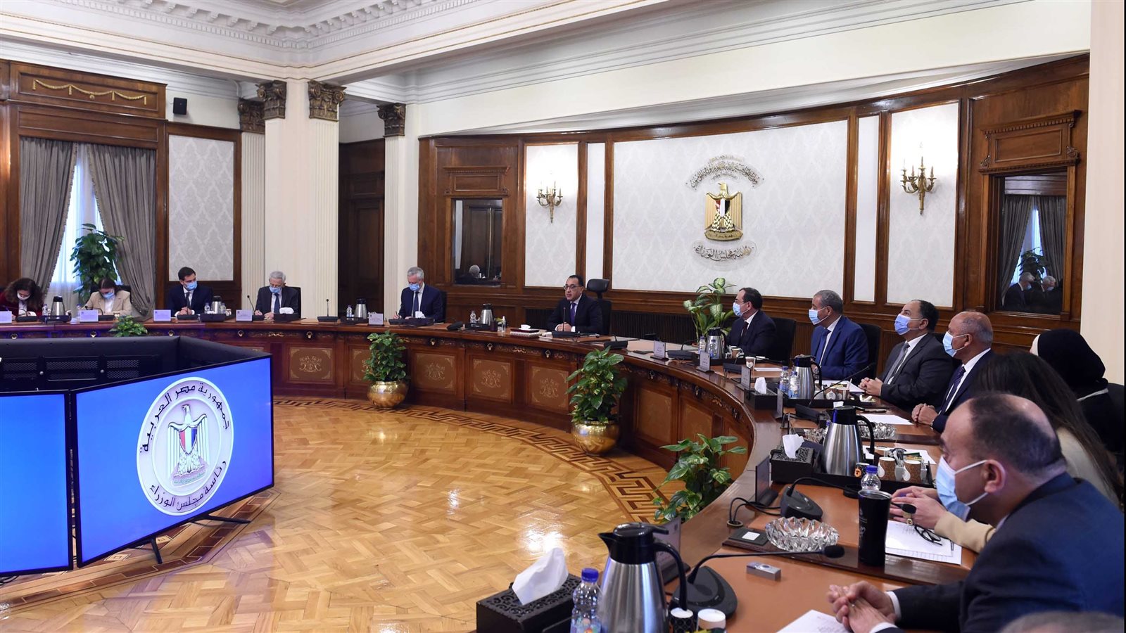 الحكومة: توافر أرصدة مطمئنة من السلع الأساسية