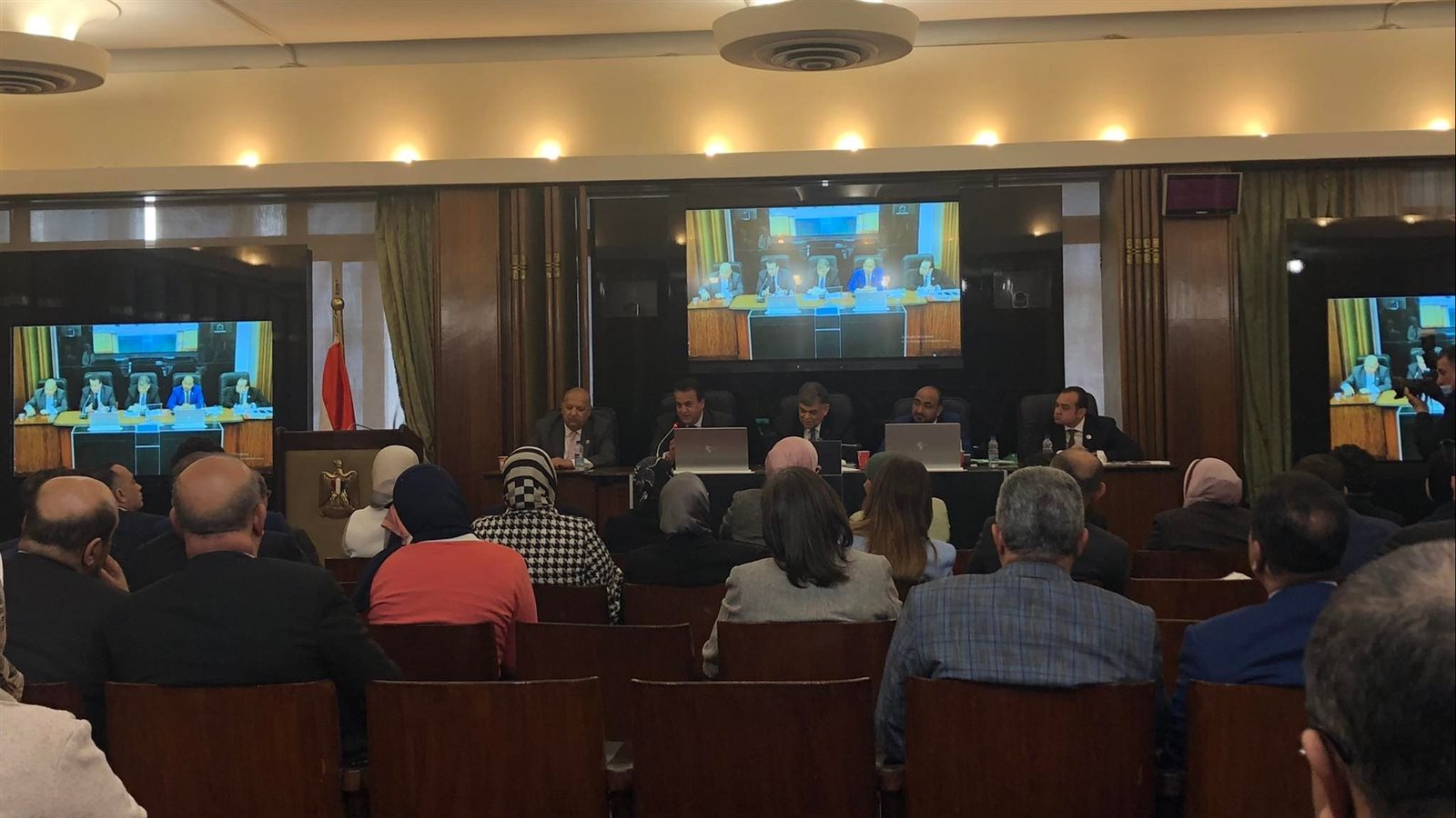 خلال إجتماع لجنة الصحة 