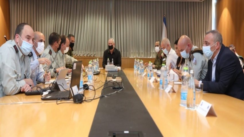 جانتس يصدر جملة قرارات في ظل موجة العمليات الفلسطينية