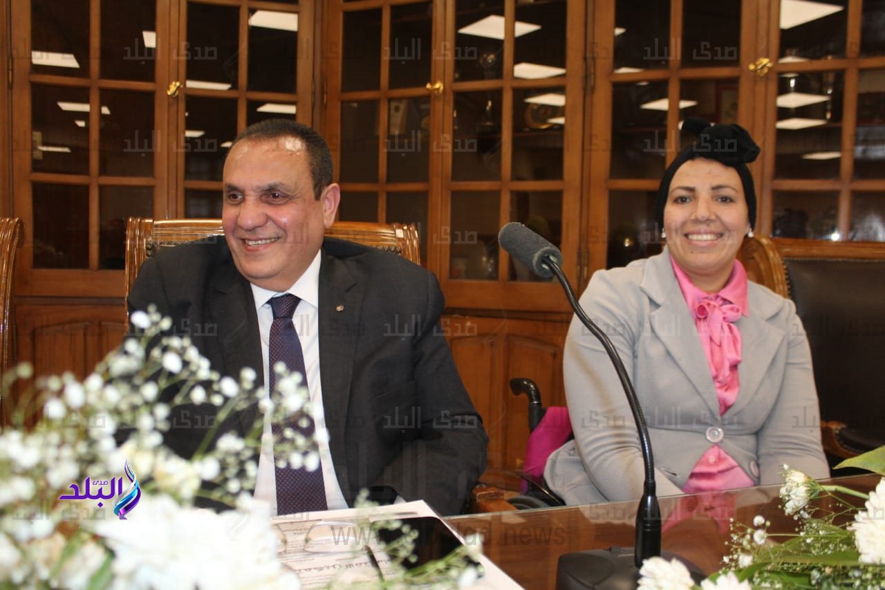 ندوة التمكين الاقتصادي للمرأة بآداب عين شمس