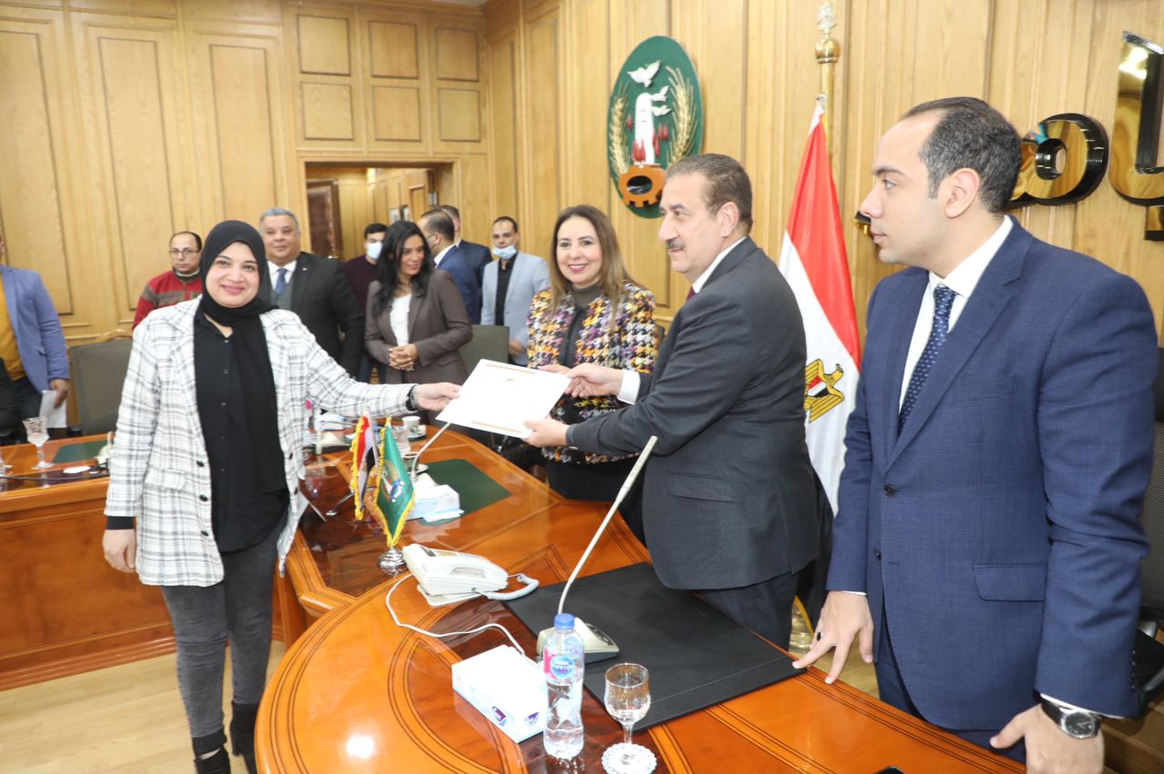 نائب وزير الإتصالات مع محافظ المنوفية