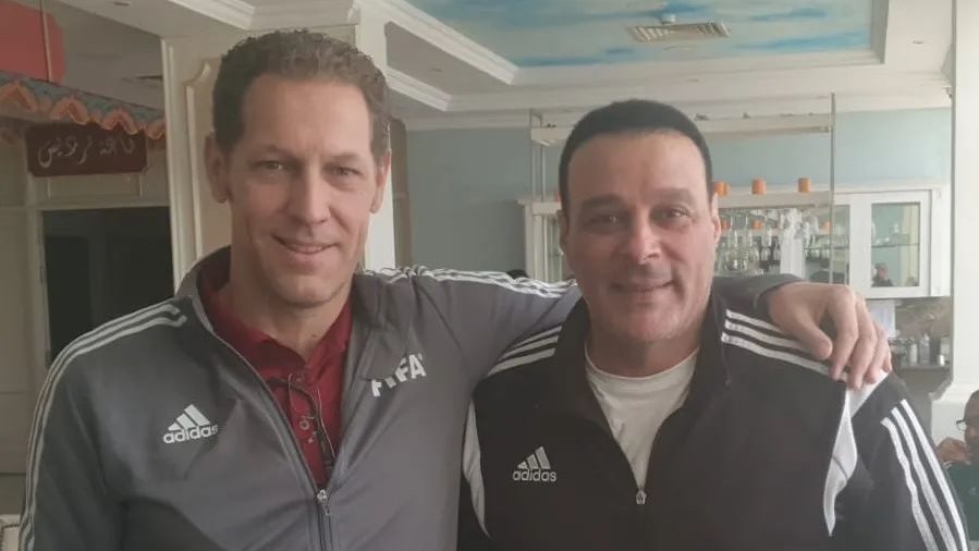 عصام عبد الفتاح و مايك فان دير روست