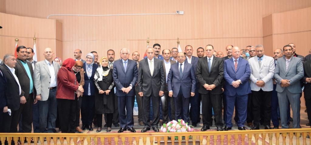 وزير التنمية المحلية وكوادر قيادات المحليات 