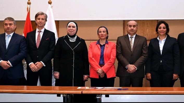 وزراء البيئة والتجارة والطيران