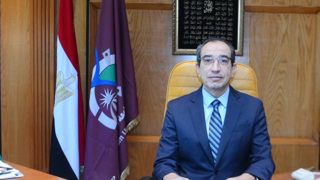 رئيس جامعة الفيوم
