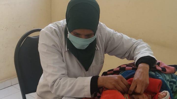 توقيع الكشف الطبي على المرضى بالمنيا 