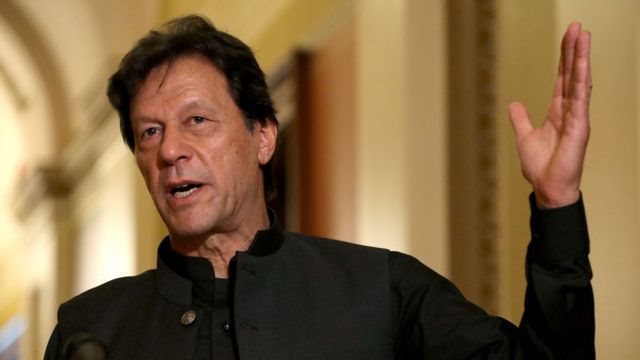 عمران خان رئيس الوزراء الباكستاني 