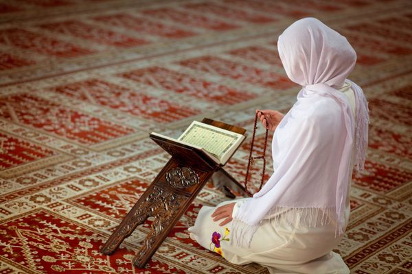 دعاء ختم القرآن الكريم .. احذر من 6 أخطاء تحرمك ثوابه