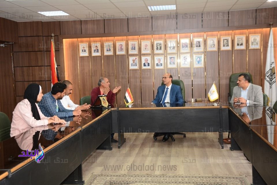 جامعة جنوب الوادى تكرم طلاب كلية الفنون الجميلة جامعة اسيوط