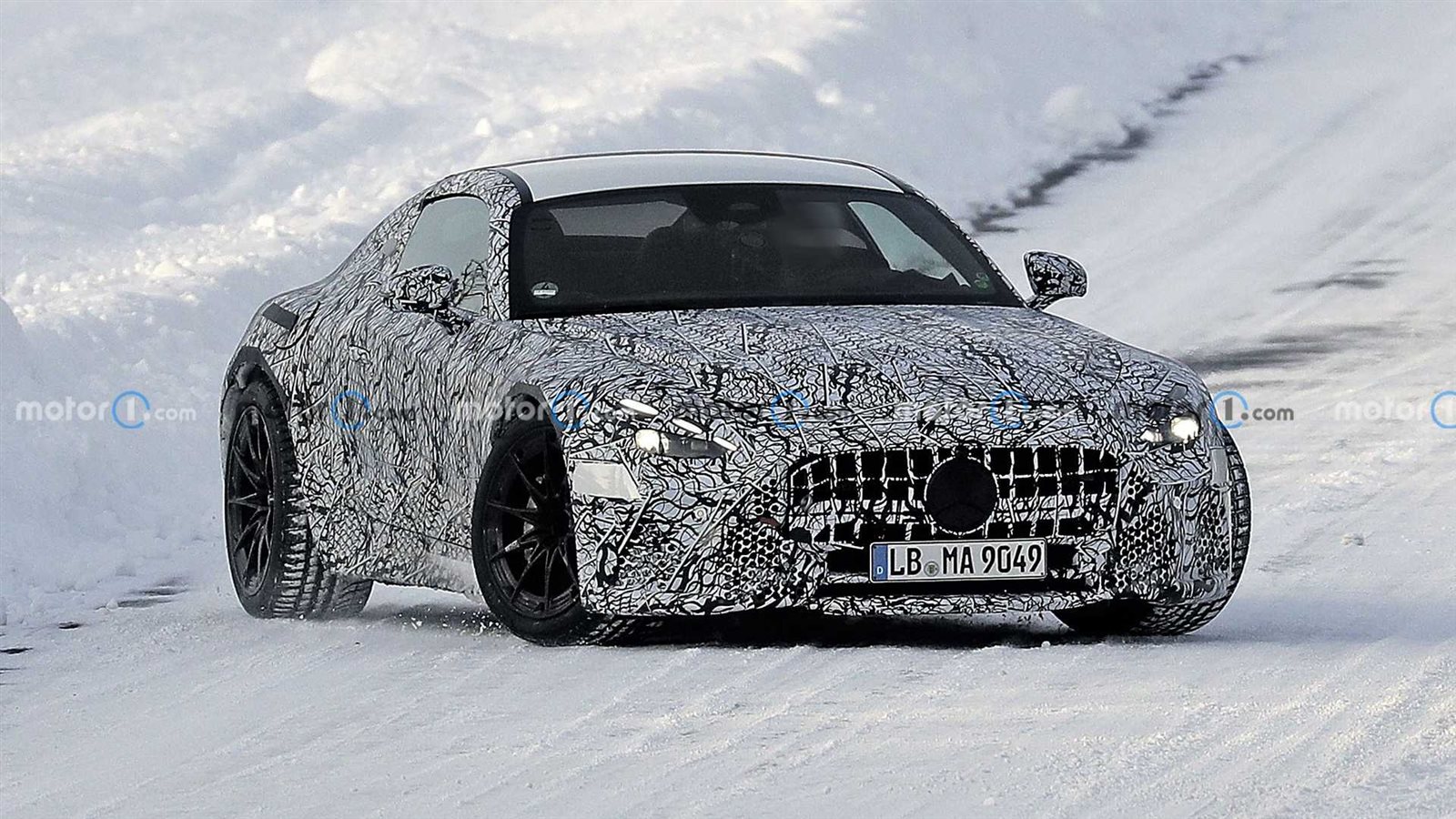 مرسيدس تختبر الجيل القادم من AMG GT 53 و 63 