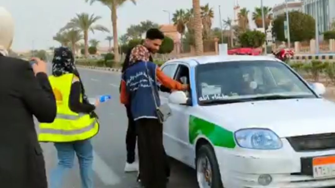 شباب جنوب سيناء يوزعون 
