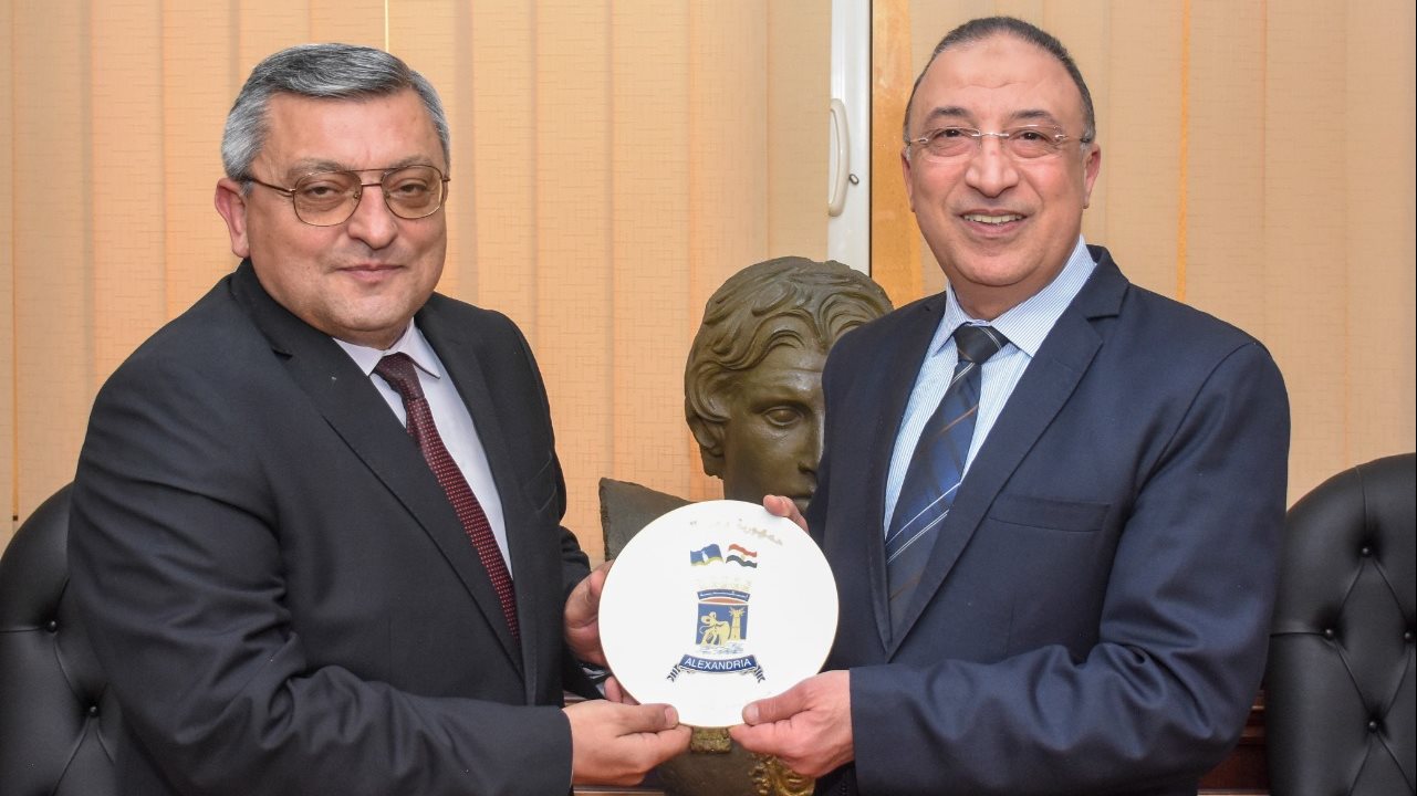 محافظ الإسكندرية يلتقي بسفير أرمينيا