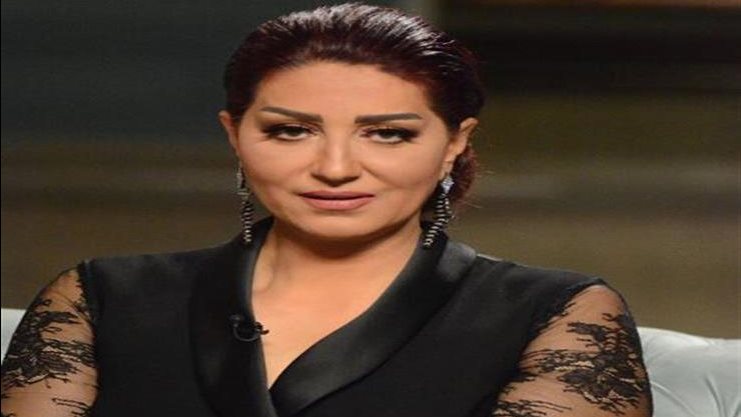 الفنانة وفاء عامر 