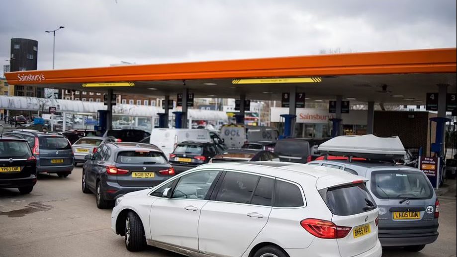 الحرب الأوكرانية أثرت على أسعار الوقود في أوروبا  الحرب الأوكرانية أثرت على أسعار الوقود في أوروبا