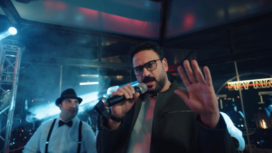 أكرم حسنى وأغنية ستو انا 